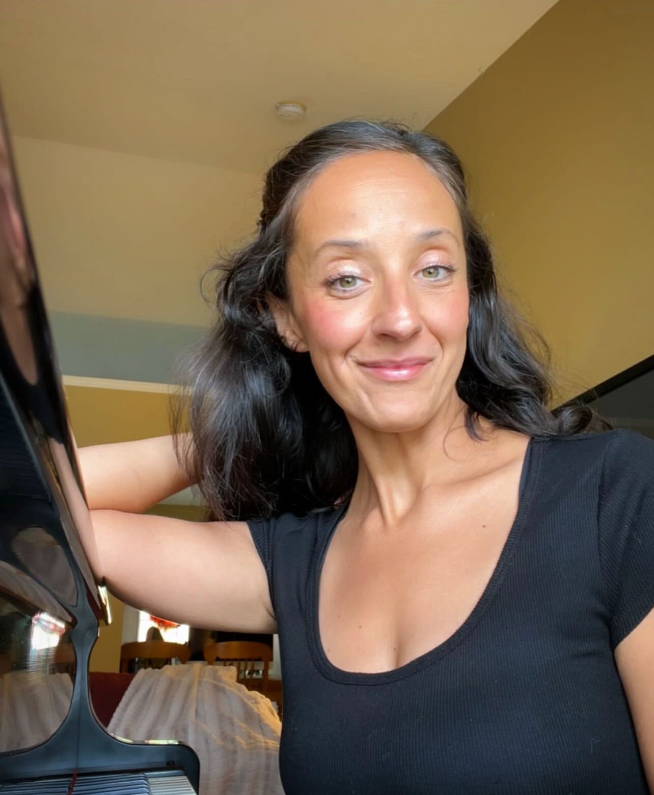 Ana Tipton, professional piano instructor and vocal coach in Knoxville, TN